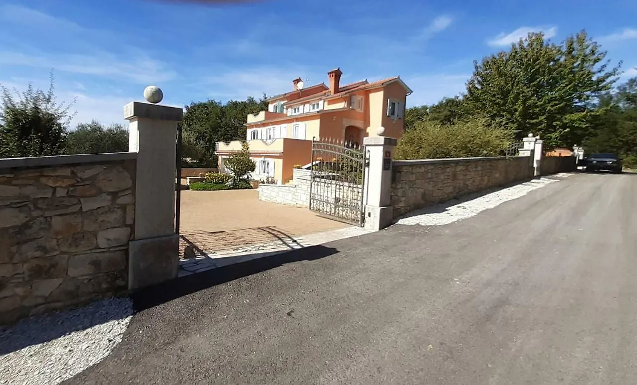 Apartment Villa Brig Tinjan